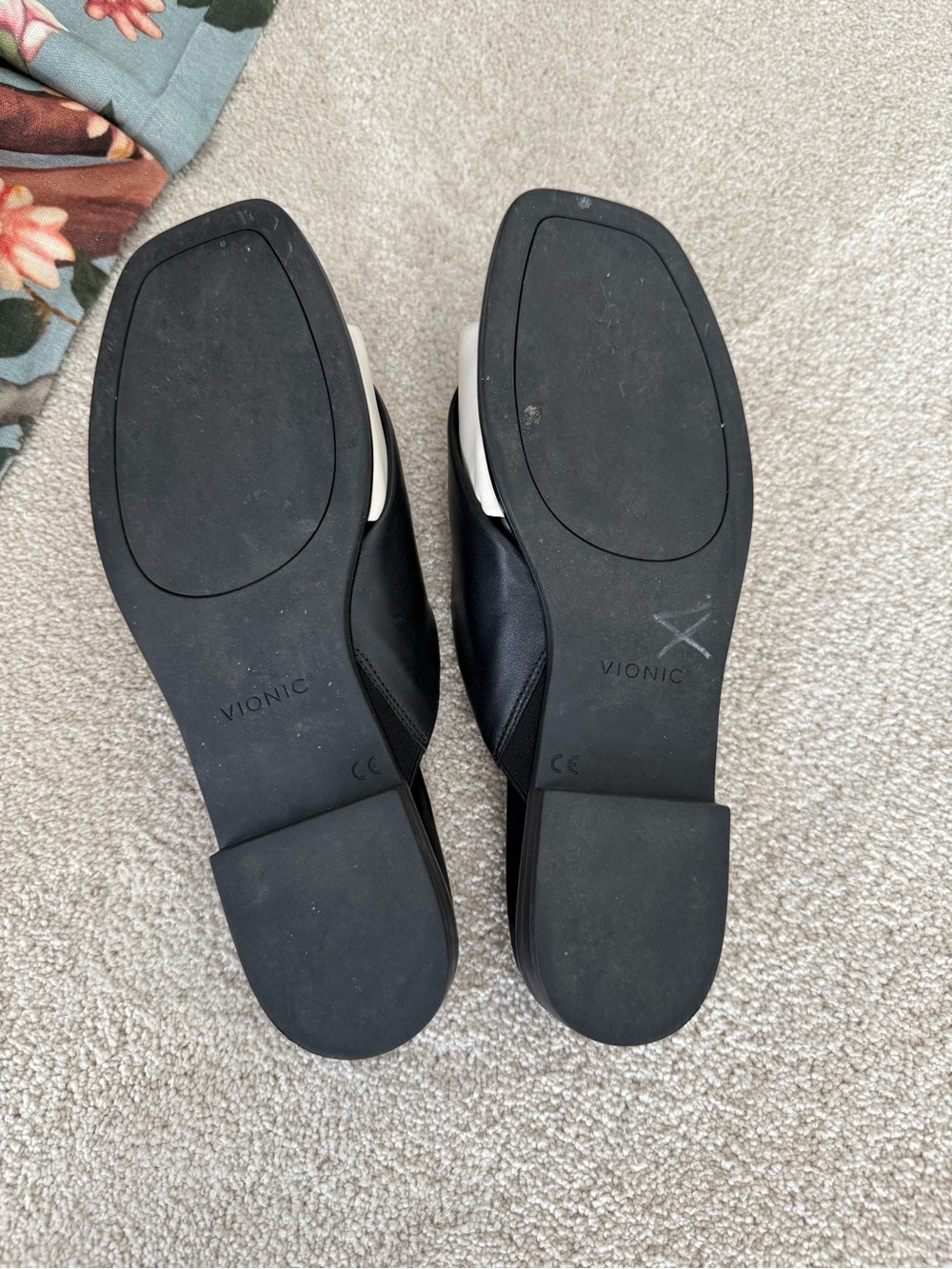 Vionic Miramar Black and Cream Crisscross Slide Mules - Picture 2 of 3